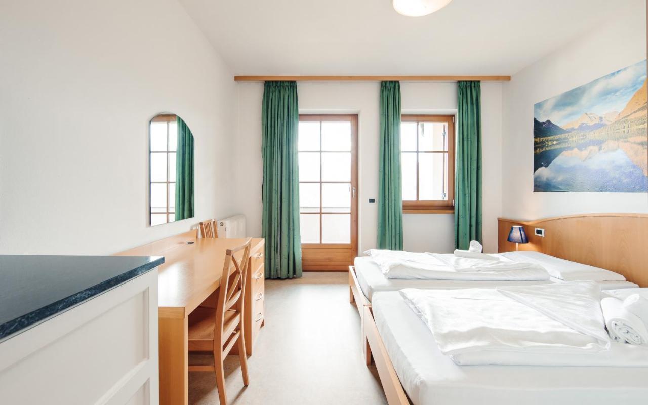 Hotel Corno Bianco Nova Ponente Pokoj fotografie